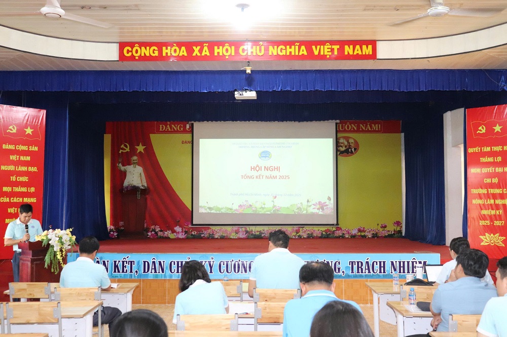 Trường Trung cấp Nông lâm nghiệp tổ chức Hội nghị tổng kết năm 2025 và sơ kết học kỳ I năm học 2025-2026